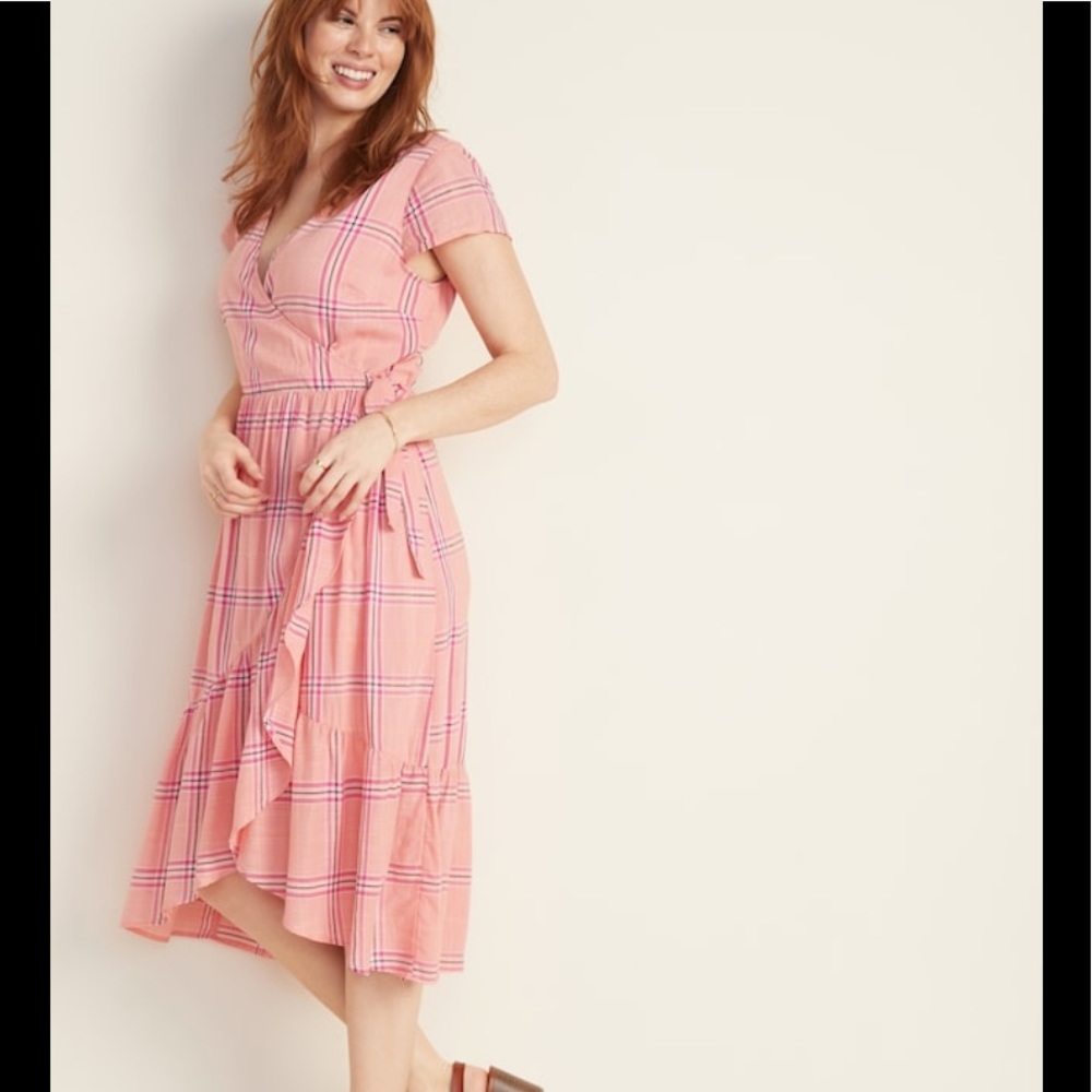 Women’s Midi Dress- Very Flattering